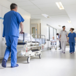 Apparat analyserar coronavirus i sjukhusrum